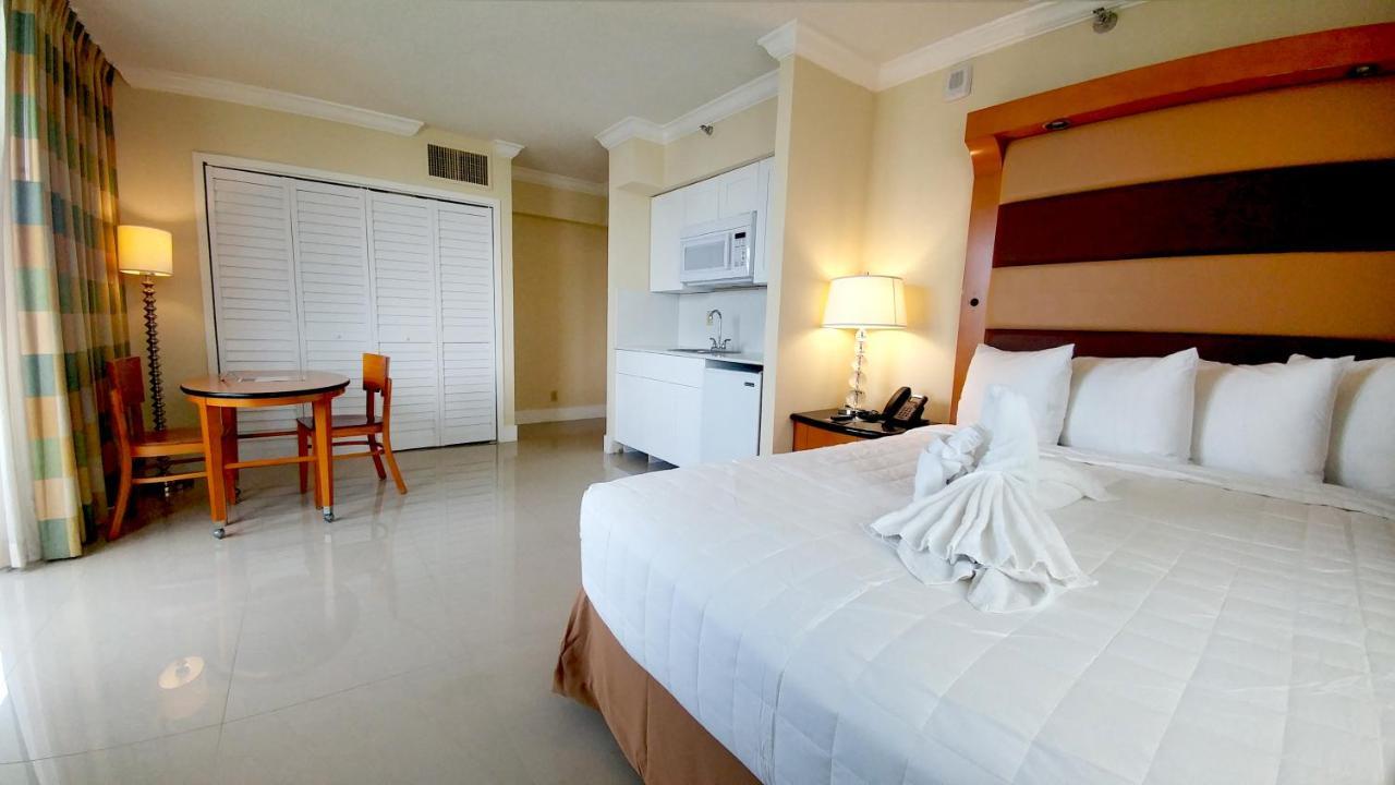 Casablanca West Tower Hotel North Bay Village Exterior photo