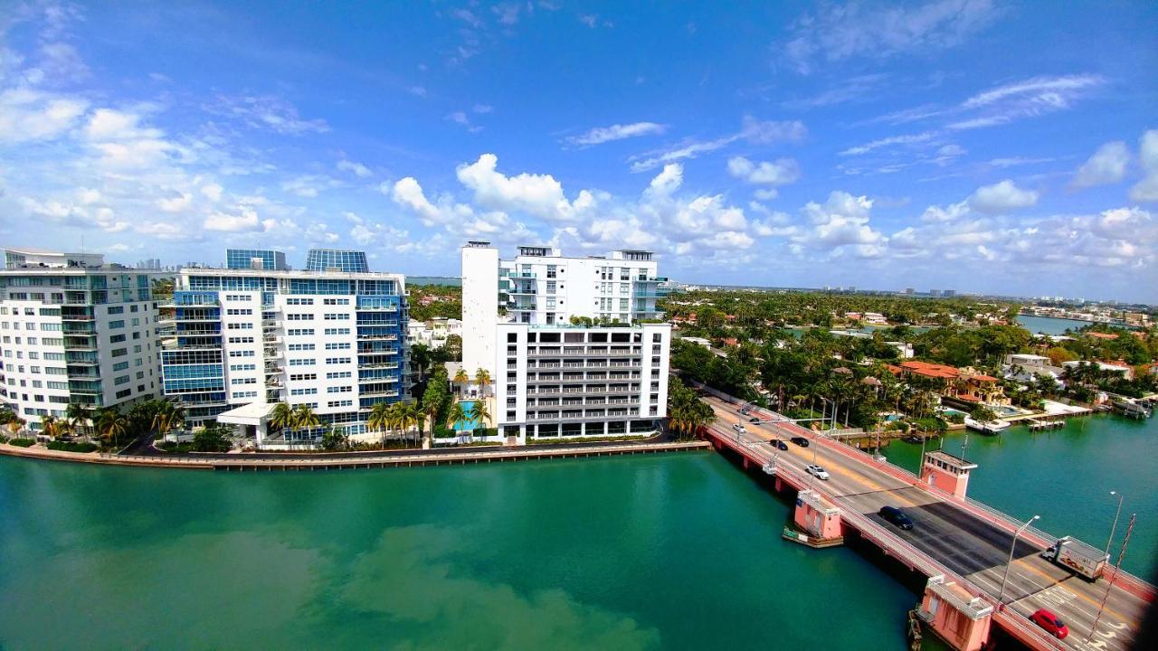 Casablanca West Tower Hotel North Bay Village Exterior photo