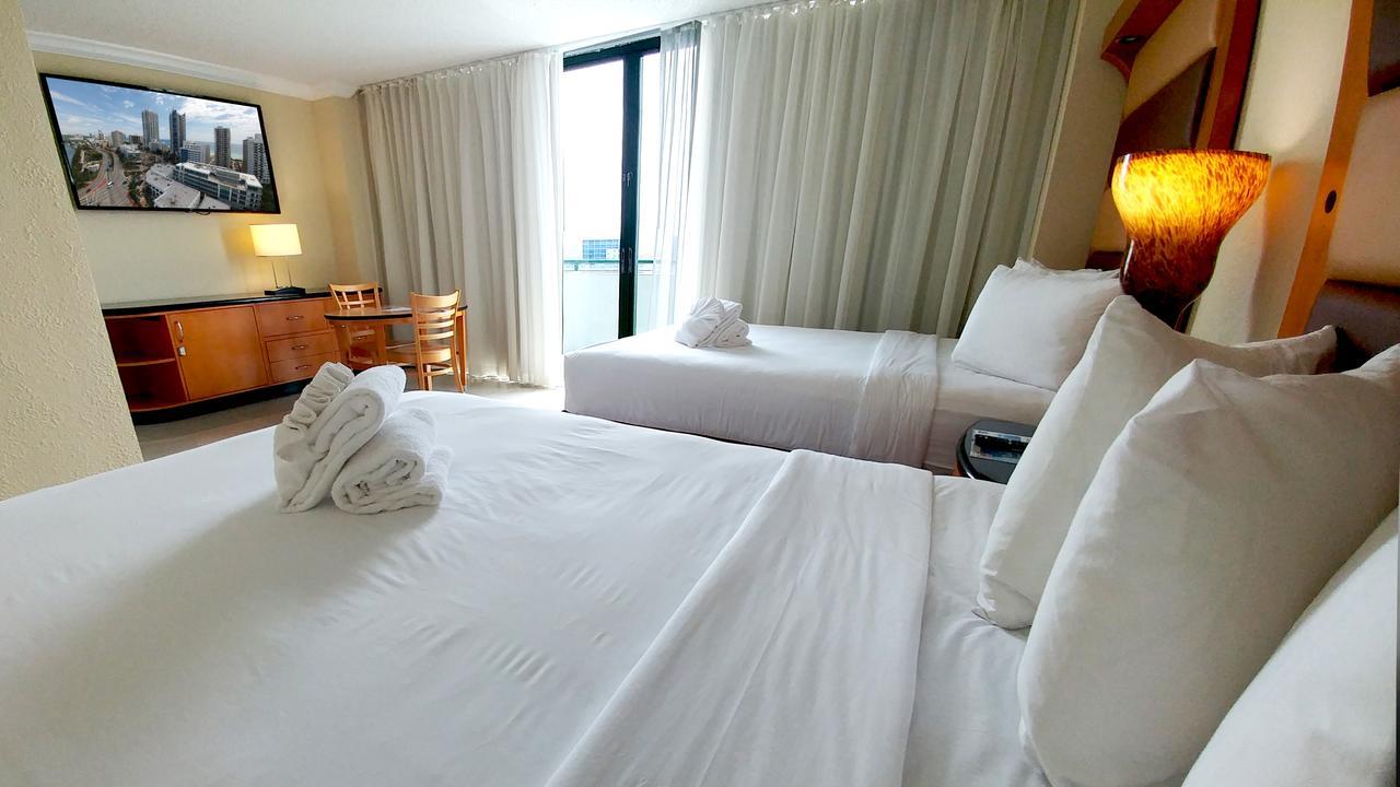 Casablanca West Tower Hotel North Bay Village Exterior photo