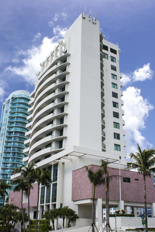 Casablanca West Tower Hotel North Bay Village Exterior photo